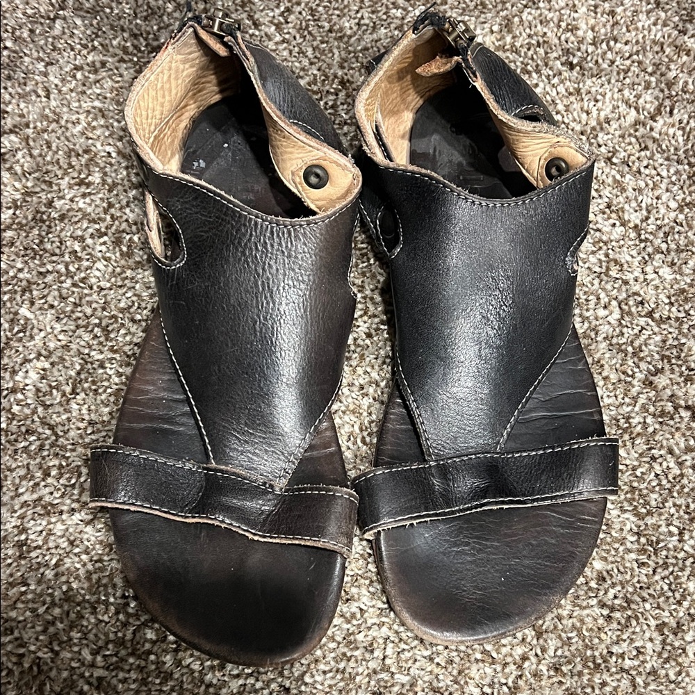 Bed Stu Black and Tan Leather Sandals